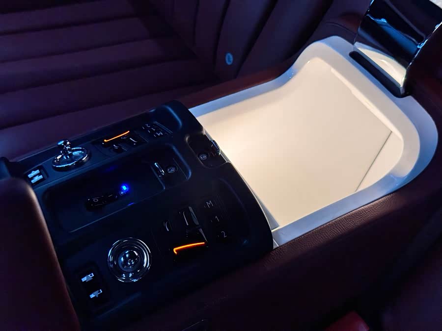 劳斯莱斯 幻影 2011 #14 劳斯莱斯 幻影 2011 汽车图片 #14