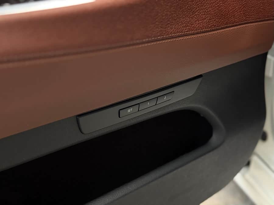 BMW 5 Series GT 2017 #14 BMW 5 Series GT 2017 صورة سيارة #14