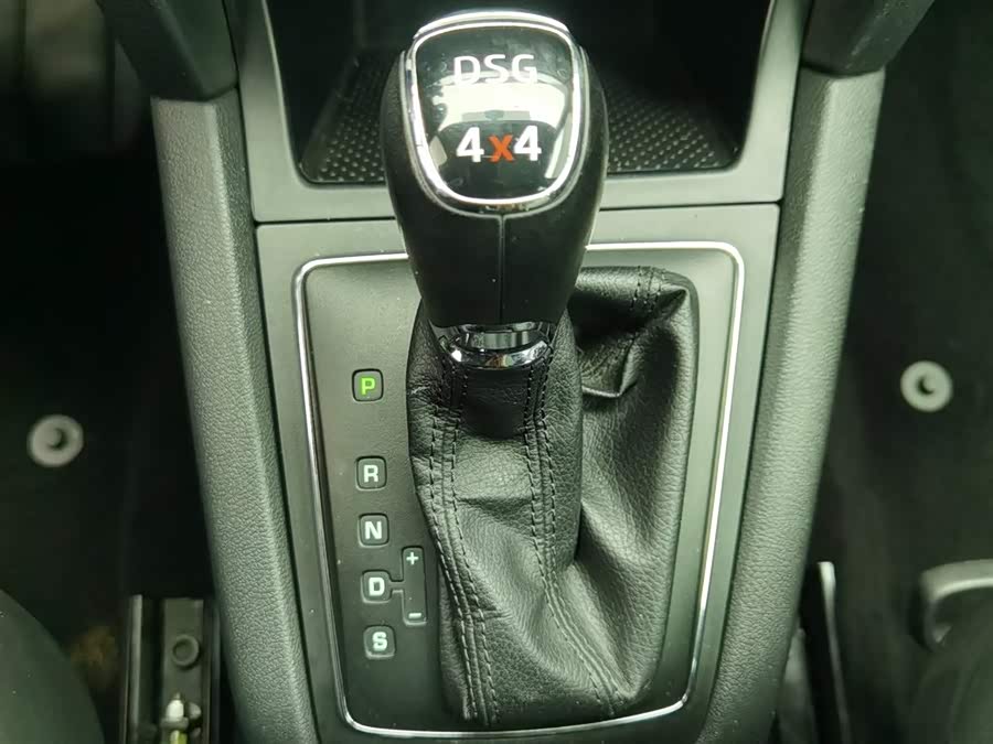 Skoda Yeti (Imported) 2014 car image #14