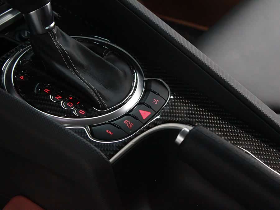 Audi TTS 2015 car image #14