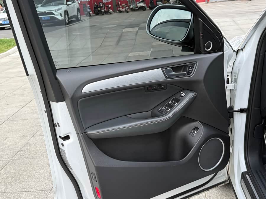 Audi SQ5 2016 #14 Audi SQ5 2016 изображение автомобиля #14