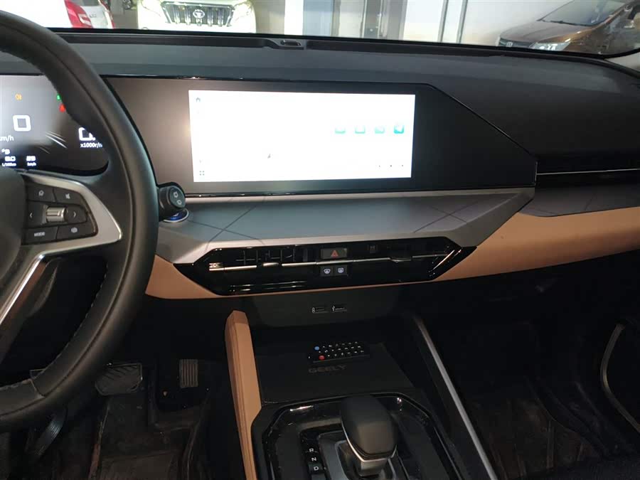 GEELY OkavangoPRO 2024 #14 GEELY OkavangoPRO 2024 car image #14