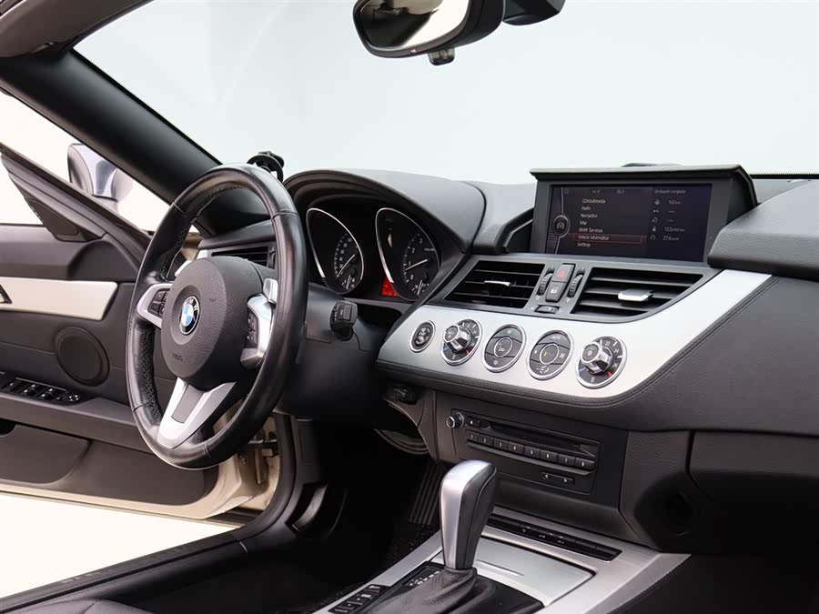 BMW Z4 2010 car image #14