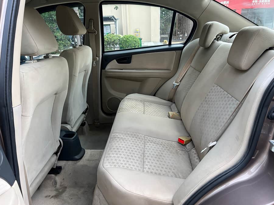 Suzuki SX4 Sedan 2014 imagem de carro #14