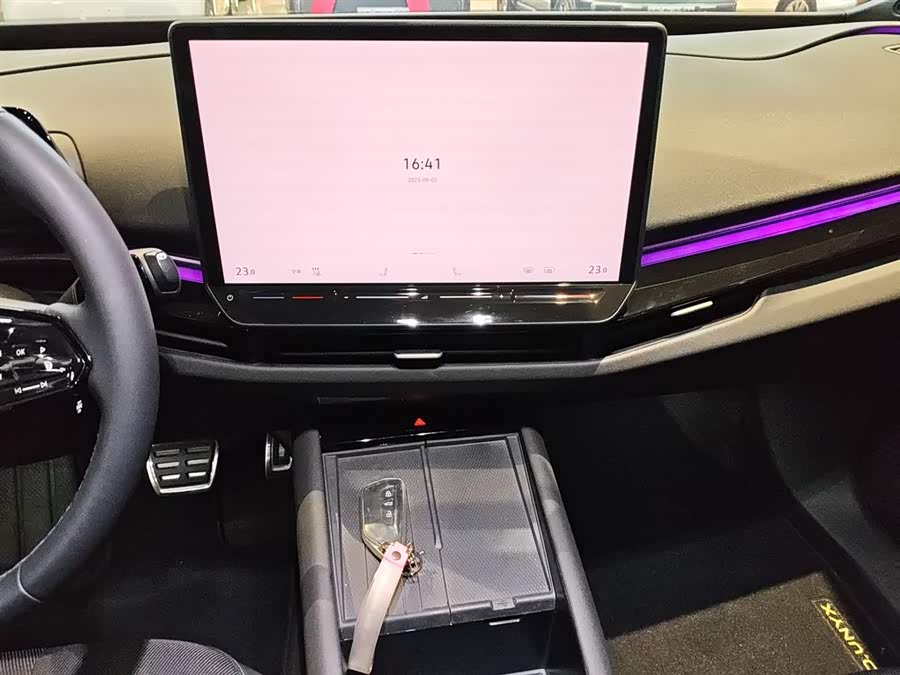 Volkswagen ID.UNYX 06 2025 #14 Volkswagen ID.UNYX 06 2025 imagen de coche #14