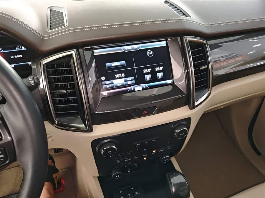 Ford Everest 2015 car image #14