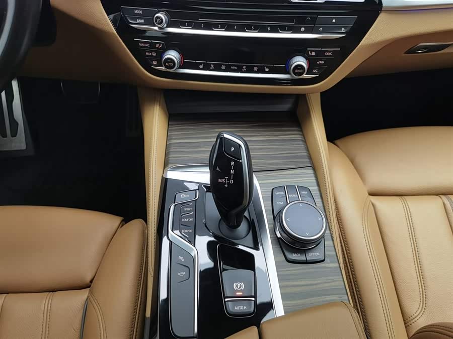 BMW 5 Series (Imported) 2018 #14 BMW 5 Series (Imported) 2018 car image #14