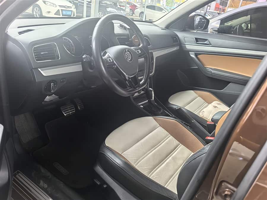 Volkswagen Cross Lavida 2016 car image #14