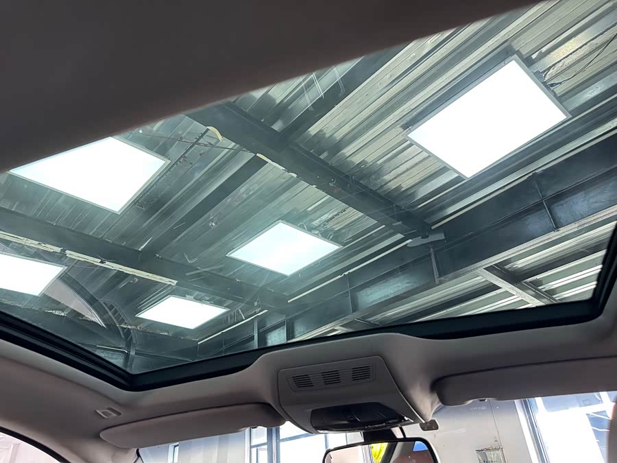 BMW 6 Series 2012 car image #14