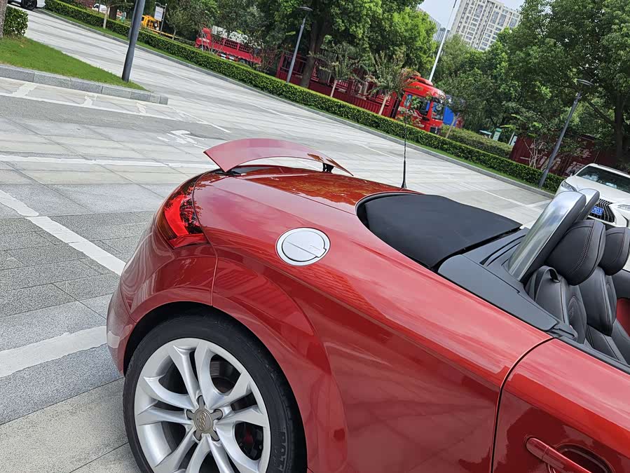 Audi TTS 2015 car image #14