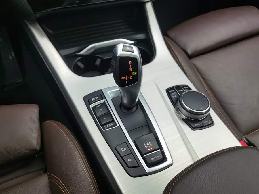 BMW X4 2017 car image #14