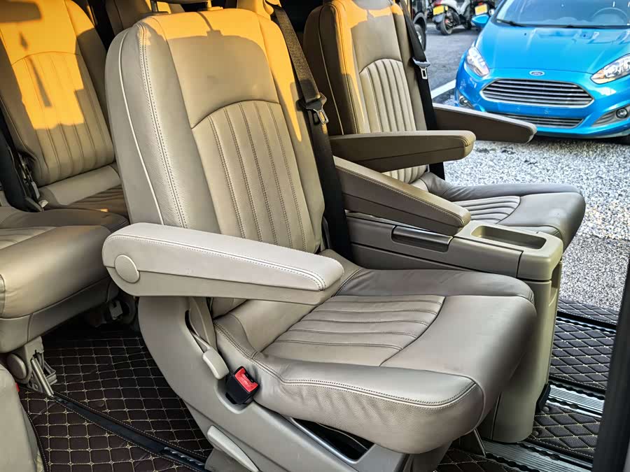 奔驰 唯雅诺 2011 汽车图片 #14