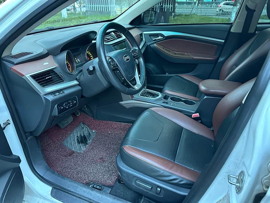 BYD G5 2015 #14 BYD G5 2015 изображение автомобиля #14