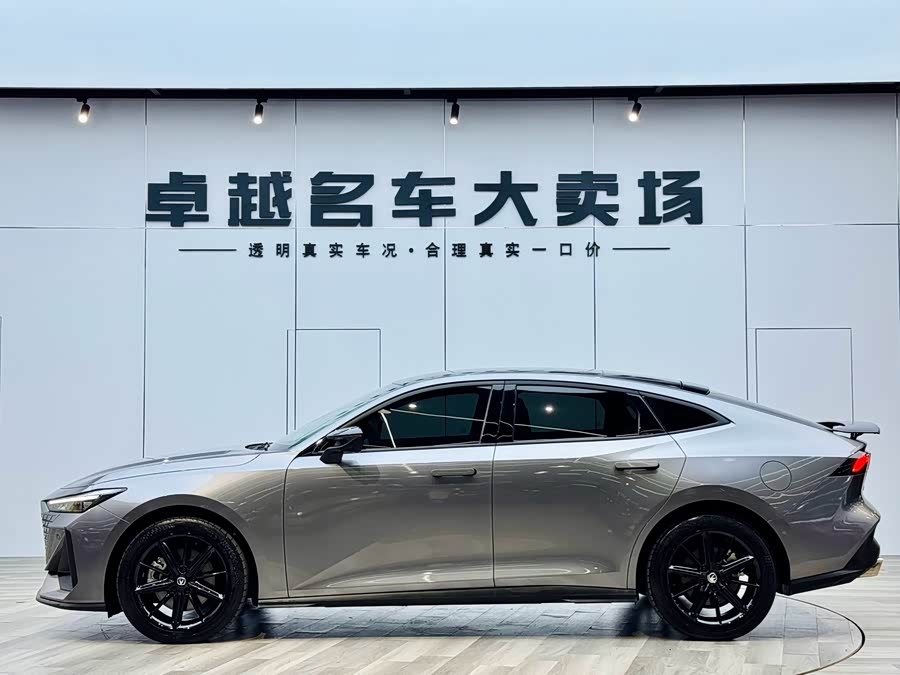 Changan UNI-V iDD 2022 car image #14