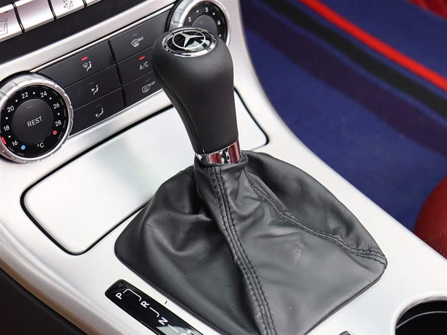 Mercedes-Benz SLK Class 2015 car image #14