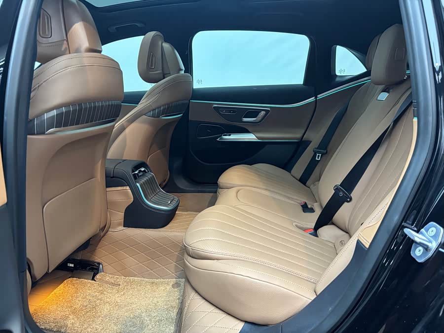 Mercedes-Benz E Class New Energy 2025 car image #14