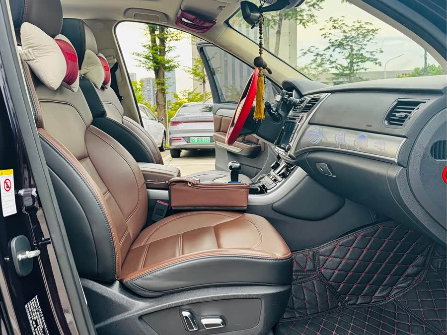 Haval H8 2018 car image #14