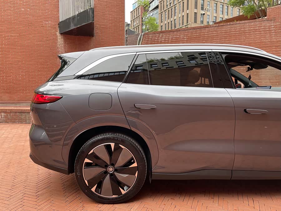 BYD Tang L 2025 immagine di auto #14