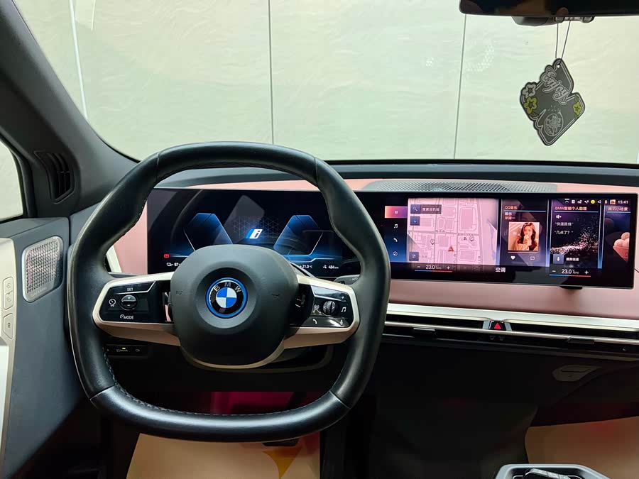 BMW iX M60 2023 car image #14