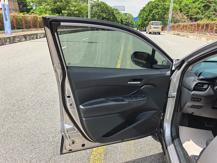 Toyota Izoa 2023 #14 Toyota Izoa 2023 immagine di auto #14