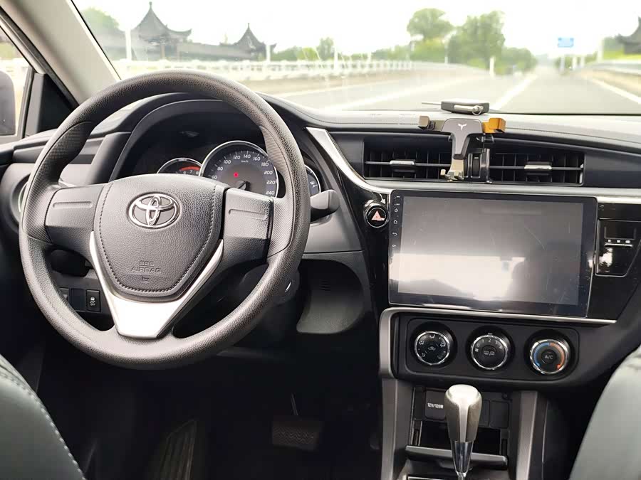 Toyota Corolla 2018 car image #14
