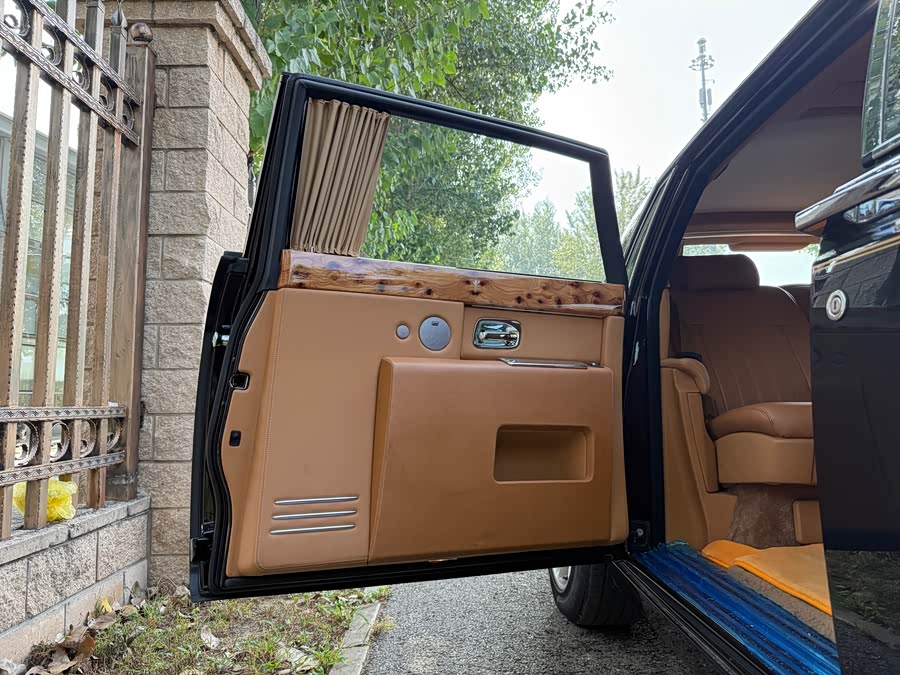 Rolls-Royce Phantom 2008 car image #14