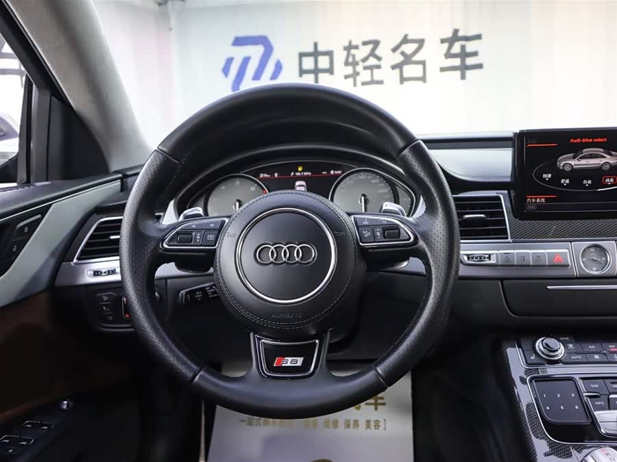 Audi S8 2015 car image #14