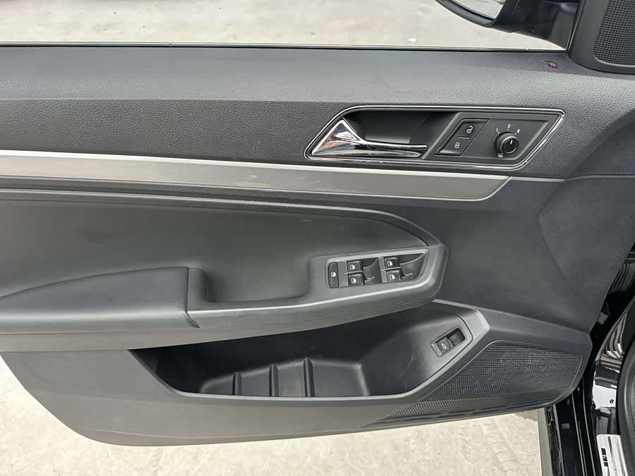 Volkswagen Lavida 2018 car image #14