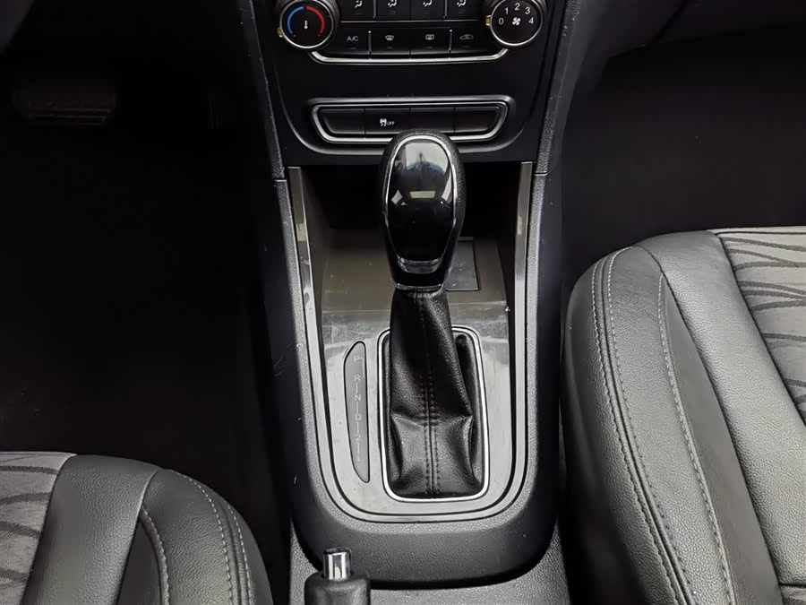 Kaiyi E3 2018 #14 Kaiyi E3 2018 car image #14