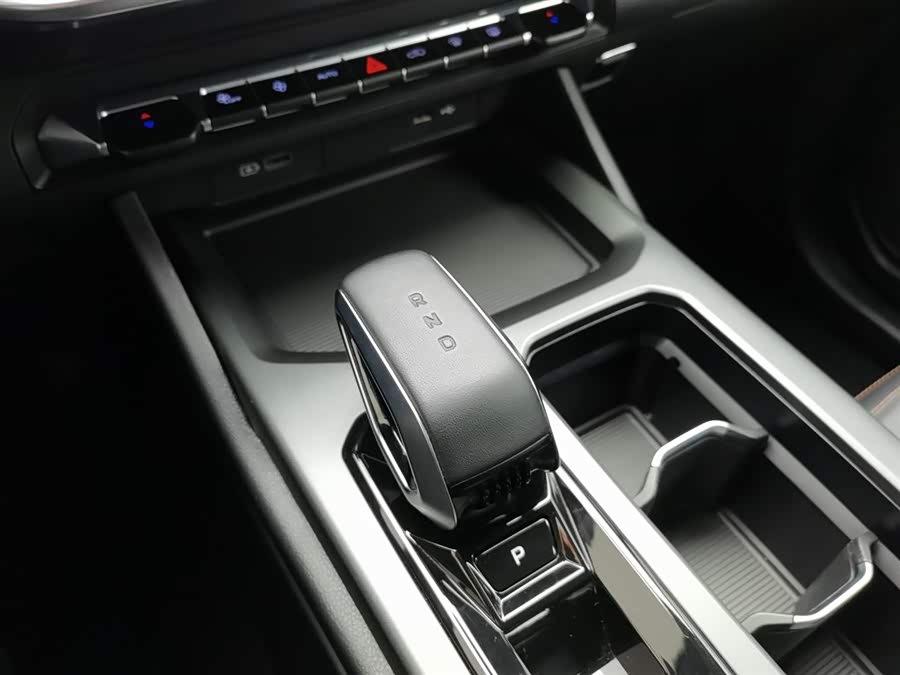 GEELY Okavango L 2024 car image #14