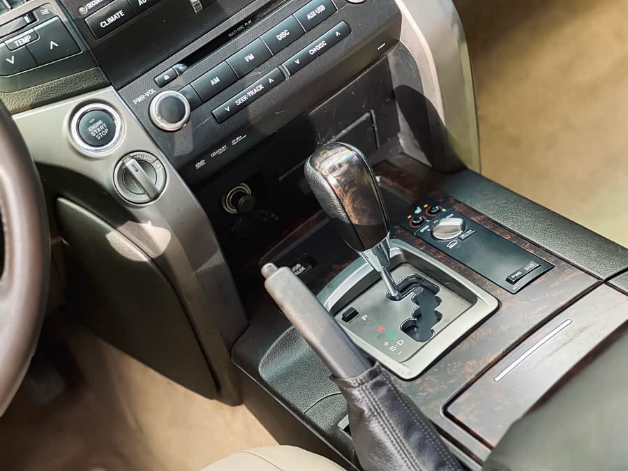 丰田 兰德酷路泽 2010 汽车图片 #14