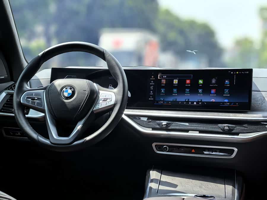 BMW X7 2023 immagine di auto #14