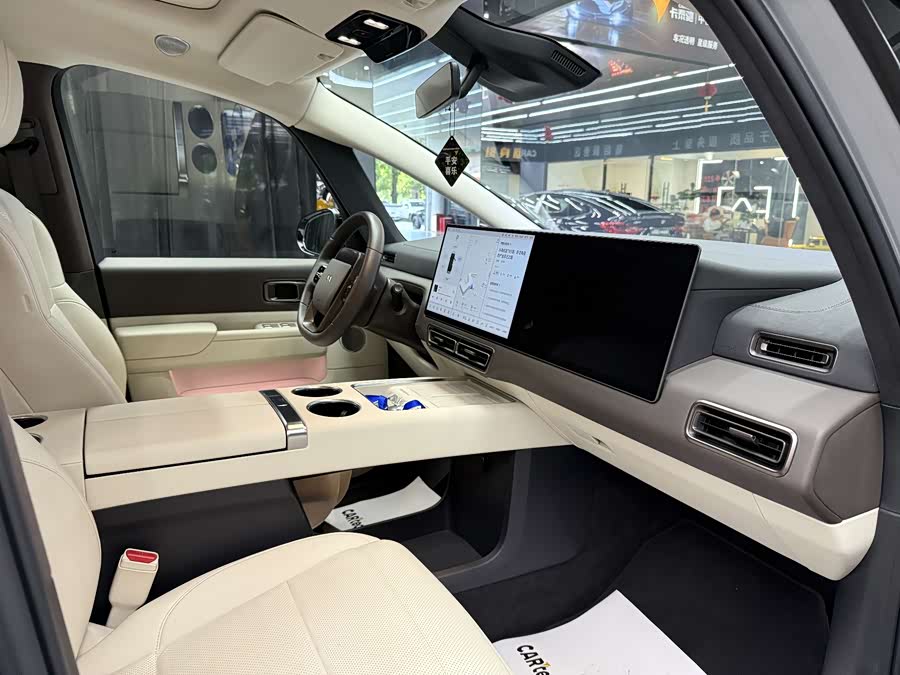 理想汽车 理想MEGA 2024 汽车图片 #14