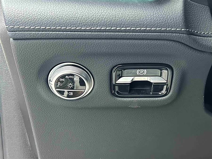 Mercedes-Benz EQS SUV 2024 car image #14