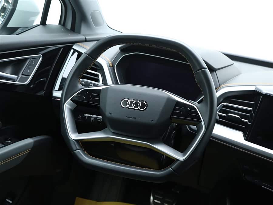 Audi Q4 e-tron 2024 immagine di auto #14