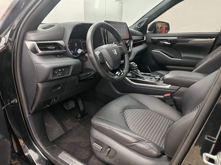 Toyota Crown Kluger 2023 car image #14