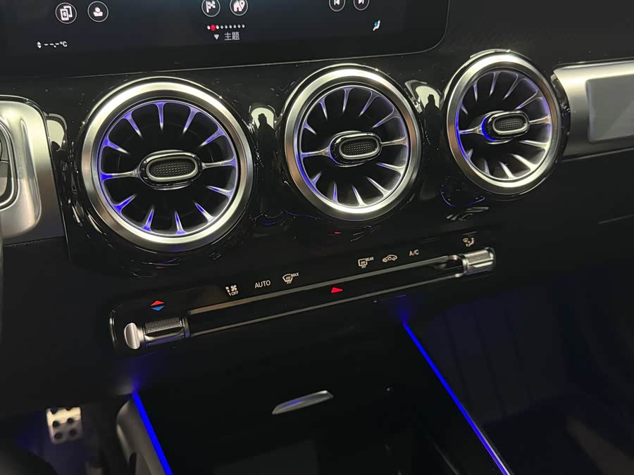 Mercedes-Benz GLB AMG 2022 #14 Mercedes-Benz GLB AMG 2022 car image #14