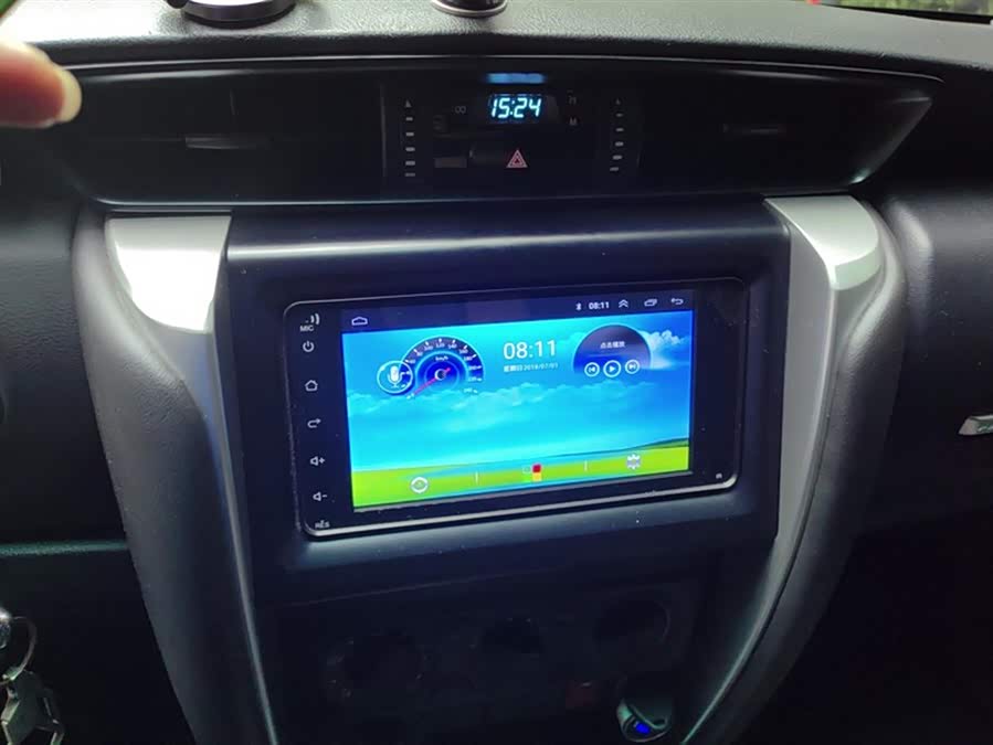 Toyota Fortuner 2018 immagine di auto #14