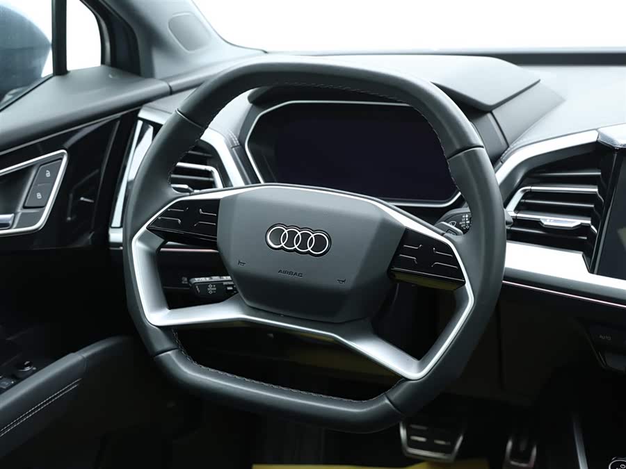 Audi Q4 e-tron 2024 imagen de coche #14