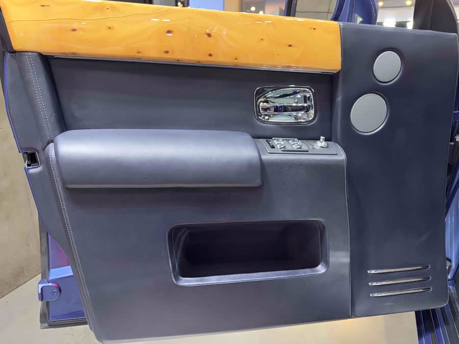 Rolls-Royce Phantom 2012 car image #14