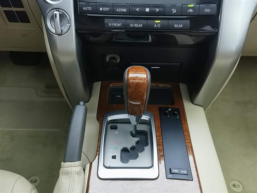 丰田 兰德酷路泽 2013 汽车图片 #14