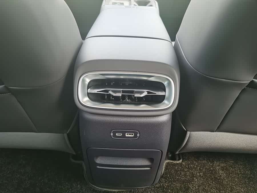 零跑汽车 零跑B01 2025 汽车图片 #14