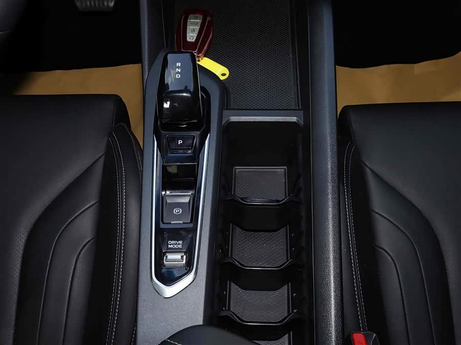 GEELY Monjaro MHEV 2022 car image #14