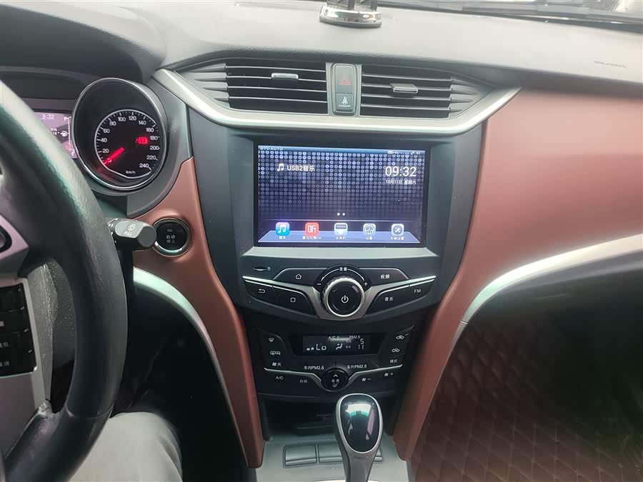 BYD G5 2017 #14 BYD G5 2017 immagine di auto #14