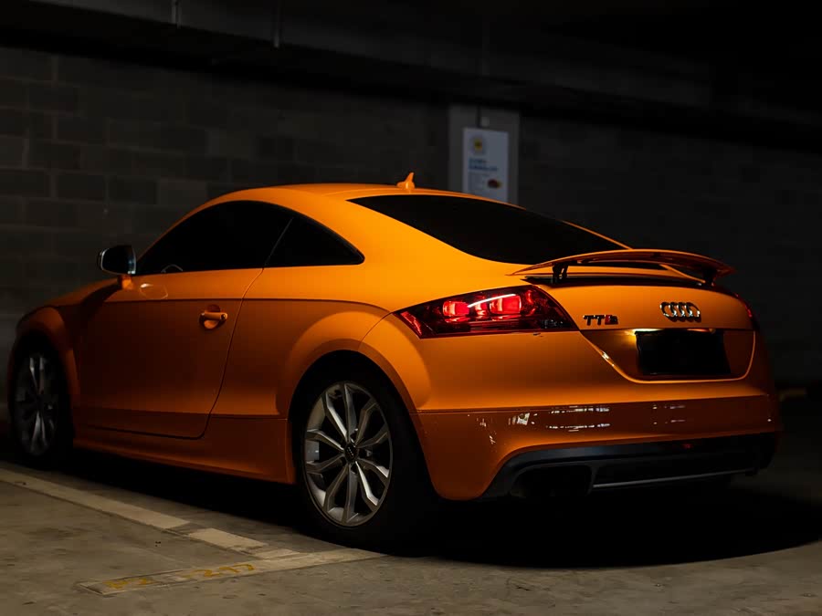 Audi TTS 2011 car image #14