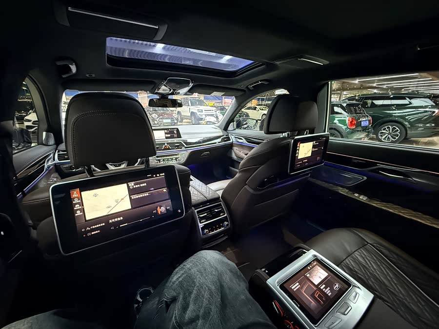 BMW 7 Series 2022 car image #14