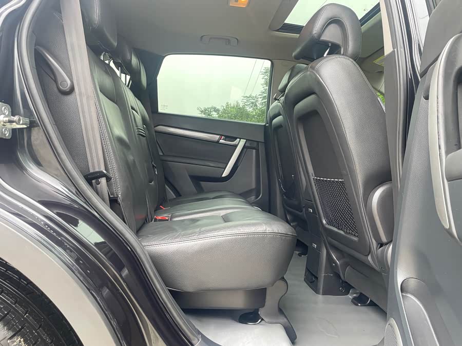 Chevrolet Captiva (Imported) 2010 car image #14