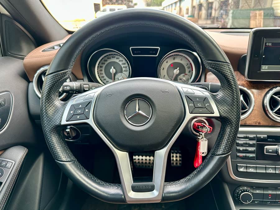 Mercedes-Benz GLA Class (Imported) 2015 #14 Mercedes-Benz GLA Class (Imported) 2015 car image #14