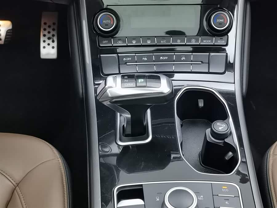 Haval H8 2018 #14 Haval H8 2018 car image #14