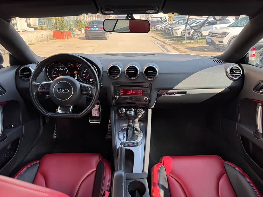 Audi TT 2013 car image #14